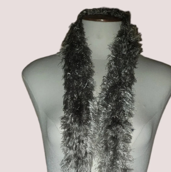 𝅺FAUX fur scarf - Picture 1 of 2